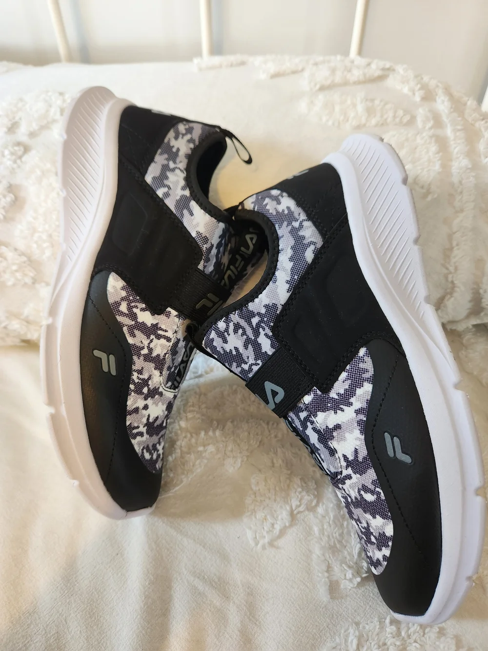 FILA Fantastiq Slip-On Sneakers in Black & White Camo Size 6